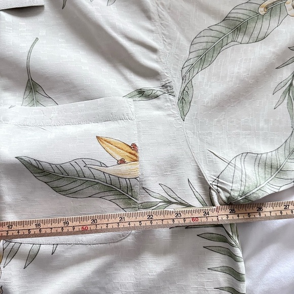 Tommy Bahama 100% Silk Shirt XL Silk Hawaiian Short Sleeve - Picture 3 of 10